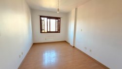 Apartamento com 02 dormitórios no Residencial Ilha da Madeira  