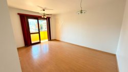 Apartamento com 02 dormitórios no Residencial Ilha da Madeira  