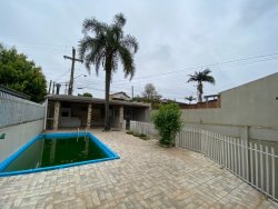 Casa com 03 dormitórios no bairro Santo Afonso 