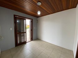 Casa com 03 dormitórios no bairro Santo Afonso 