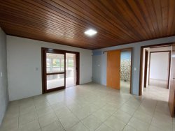 Casa com 03 dormitórios no bairro Santo Afonso 