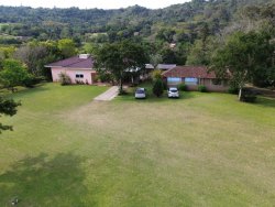 Sítio charmoso com excepcional localização no bairro Lomba Grande 