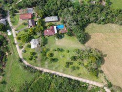 Sítio charmoso com excepcional localização no bairro Lomba Grande 