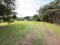 Sítio charmoso com excepcional localização no bairro Lomba Grande 