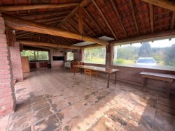 Sítio charmoso com excepcional localização no bairro Lomba Grande 