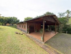 Sítio charmoso com excepcional localização no bairro Lomba Grande 