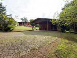 Sítio charmoso com excepcional localização no bairro Lomba Grande 