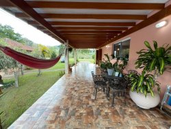 Sítio charmoso com excepcional localização no bairro Lomba Grande 