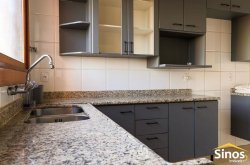 Apartamento com 03 suítes no Edifício Vitória Régia 