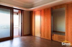 Apartamento com 03 suítes no Edifício Vitória Régia 