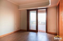 Apartamento com 03 suítes no Edifício Vitória Régia 