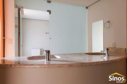 Apartamento com 03 suítes no Edifício Vitória Régia 