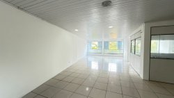 Aluguel comercial na principal de Lomba Grande 
