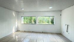 Aluguel comercial na principal de Lomba Grande 