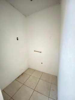 Sala comercial de esquina com 195m² para locação no bairro Vila Rosa 