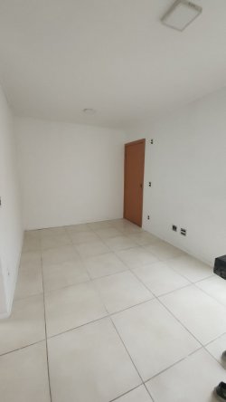 Apartamento com 02 dormitórios no Residencial Porto Berlim 