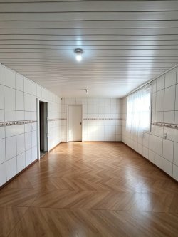 Casa para locação com 04 dormitórios, sendo 01 suíte na Feitoria 