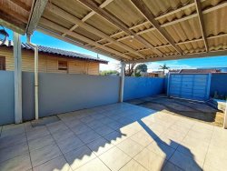 Casa para locação com 04 dormitórios, sendo 01 suíte na Feitoria 