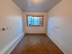 Casa para locação com 04 dormitórios, sendo 01 suíte na Feitoria 