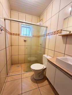 Casa para locação com 04 dormitórios, sendo 01 suíte na Feitoria 