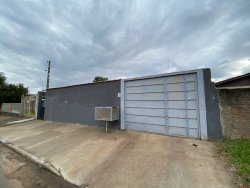 Casa para locação com 04 dormitórios, sendo 01 suíte na Feitoria 