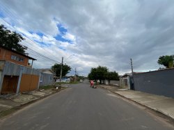 Casa para locação com 04 dormitórios, sendo 01 suíte na Feitoria 