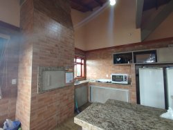 Casa com 03 dormitórios no bairro Ideal 