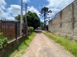 Terreno de 429m² com construção no bairro Jardim Mauá 