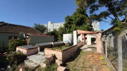 Terreno de esquina com 693m² no bairro São Jorge 