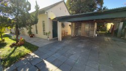 Terreno de esquina com 693m² no bairro São Jorge 