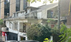 Casa com 03 dormitórios, sendo 01 suíte com sacada no Centro 
