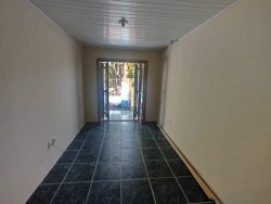 Casa com 03 dormitórios no bairro Canudos 