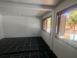 Casa com 03 dormitórios no bairro Canudos 
