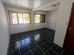 Casa com 03 dormitórios no bairro Canudos 