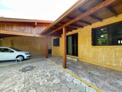 Casa com 02 dormitórios no bairro São José 