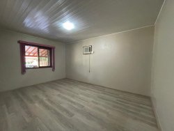 Casa com 02 dormitórios no bairro São José 