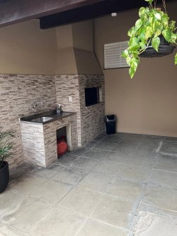 Apartamento com 02 dormitórios no Edifício Creta 