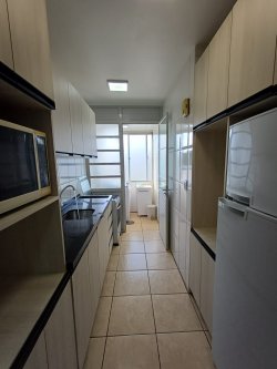 Apartamento com 02 dormitórios no Edifício Creta 