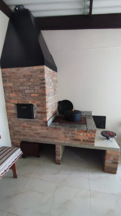 Apartamento com 03 dormitórios no Edifício Colônia 