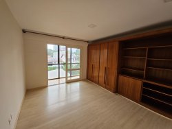 Apartamento com 03 dormitórios no Edifício Colônia 