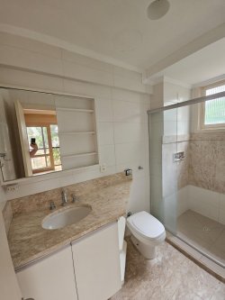 Apartamento com 03 dormitórios no Edifício Colônia 