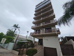 Apartamento com 03 dormitórios no Edifício Colônia 