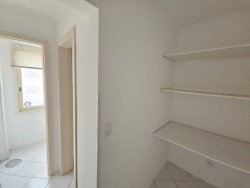 Apartamento com 03 dormitórios no Edifício Colônia 
