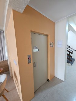Apartamento com 03 dormitórios no Edifício Colônia 