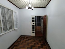 Casa com 03 dormitórios no bairro Rio Branco  