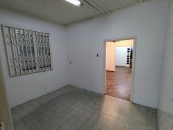 Casa com 03 dormitórios no bairro Rio Branco  