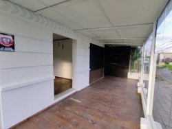 Casa com 03 dormitórios no bairro Rio Branco  
