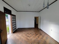 Casa com 03 dormitórios no bairro Rio Branco  