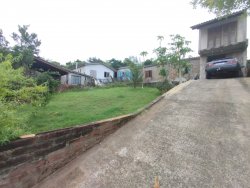 Casa com 02 dormitórios no bairro Scharlau  