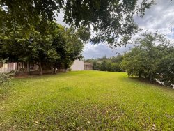 Terreno de esquina com 429m² para locação no bairro Lomba Grande 